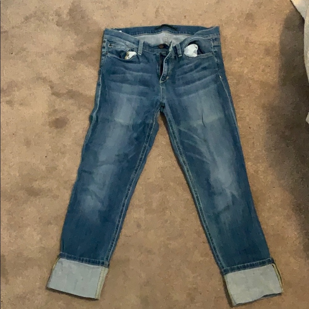 Cropped light wash Joe’s Jeans